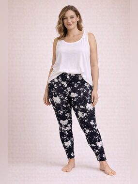 Bobbie Brooks Black And White Leggings